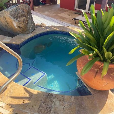 Cozy Studio With Private Spa Oranjestad Eksteriør billede