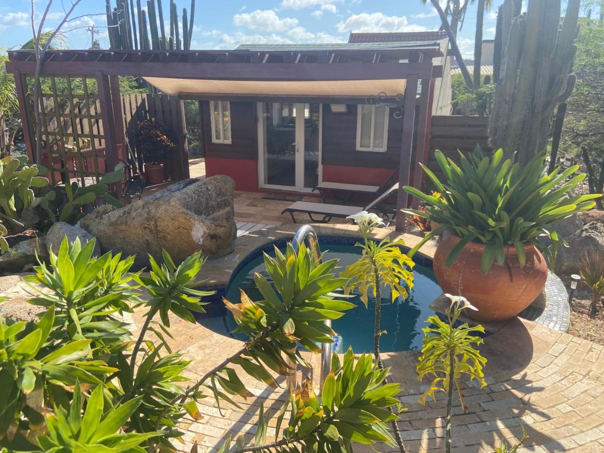 Cozy Studio With Private Spa Oranjestad Eksteriør billede