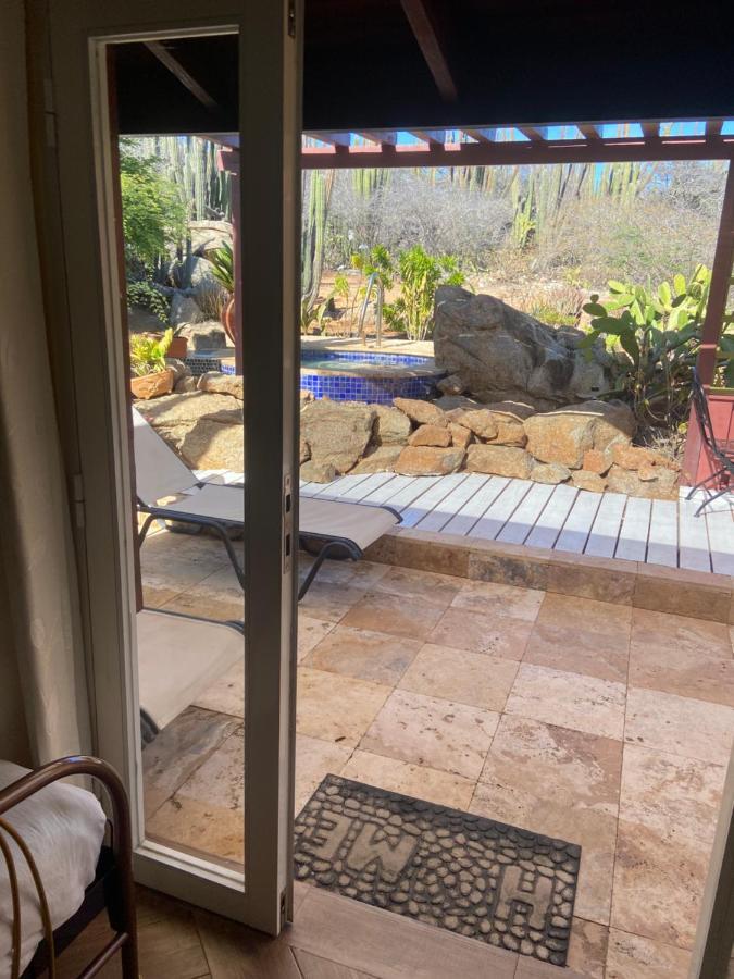 Cozy Studio With Private Spa Oranjestad Eksteriør billede