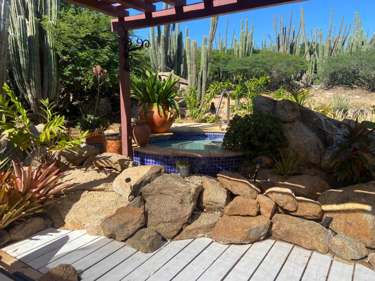 Cozy Studio With Private Spa Oranjestad Eksteriør billede