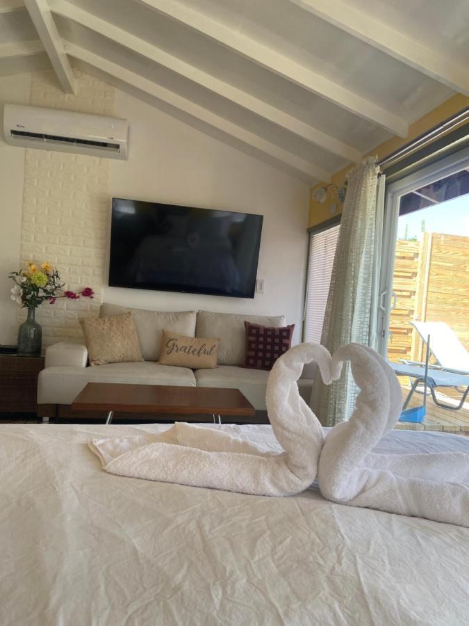 Cozy Studio With Private Spa Oranjestad Eksteriør billede