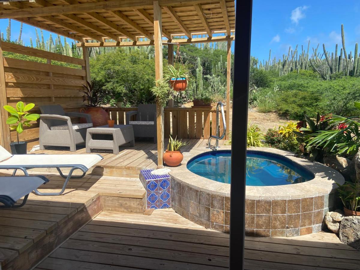 Cozy Studio With Private Spa Oranjestad Eksteriør billede