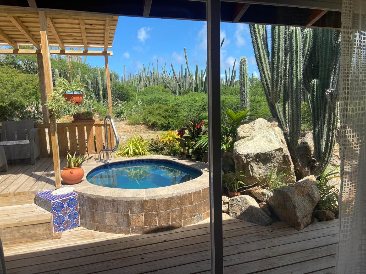 Cozy Studio With Private Spa Oranjestad Eksteriør billede